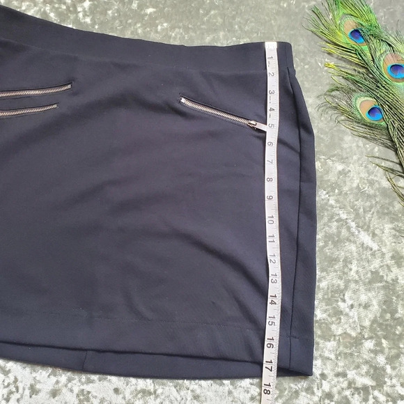 Old Navy Black Mini Skirt - Picture 3 of 7